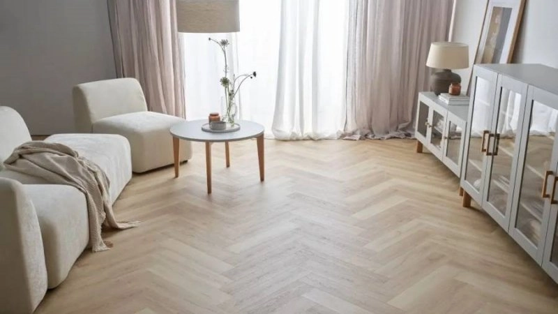 Panele winylowe REGA w jodełkę - nowość w salonach Bel-P