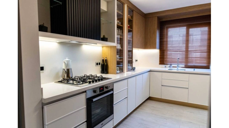 Lamele ścienne w nowej odsłonie: Designerskie meble i drzw