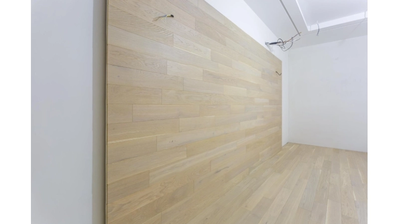 Panele podłogowe na ścianie — Jak położyć? - 1.webp