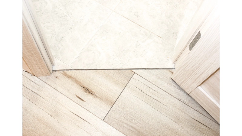 Jak połączyć panele z płytkami? - Praktyczne porady - 2.