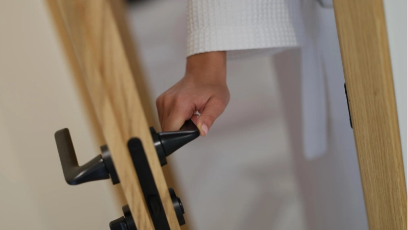 Czy wypełnienie drzwi ma znaczenie? - Plaster miodu a płyt