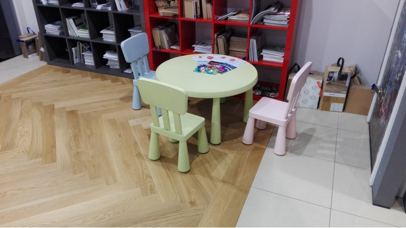 Wprowadziliśmy kąciki dla dzieci w sklepach BEL-POL