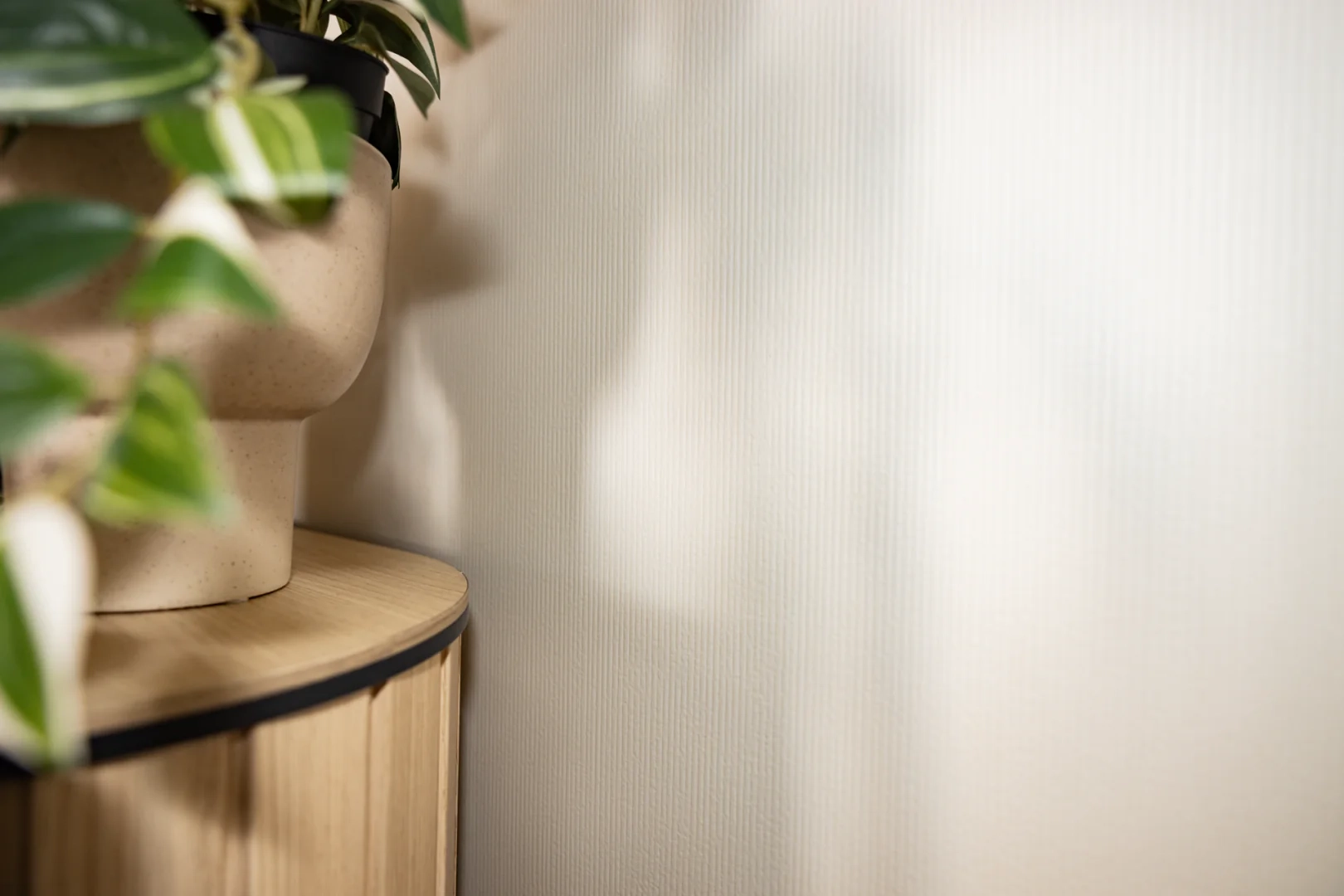 Panele ścienne Modee Mono ivory proążkowane