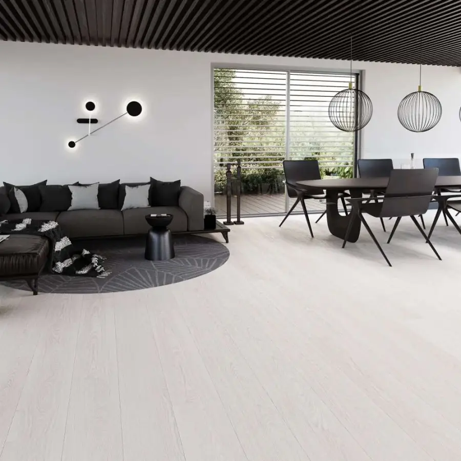 panele winylowe ze zintegrowanym podkładem w nowoczesnym dużym salonie z lamelami na suficie