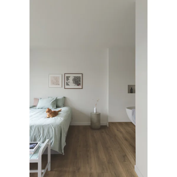 Panele podłogowe Dąb brązowy ciepły CLM5789 Ciemny 8 mm 