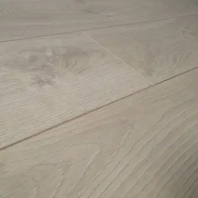 Panele Podłogowe Dąb Ferrara D 3034 AC4 8 mm