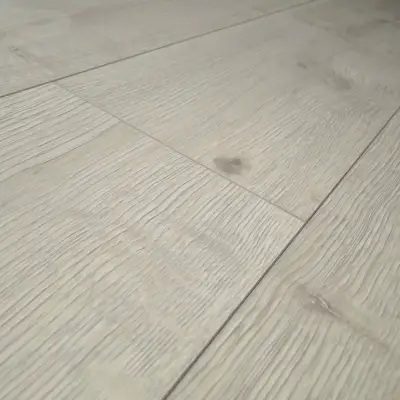 Panele Podłogowe Dąb Alba D3850 AC5 8 mm, 84BP3850