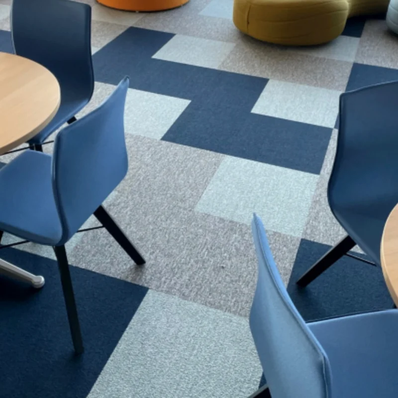 Wykładzina Dywanowa Mevia 50x50 Niebieska 2204MEVIA Klasa 3