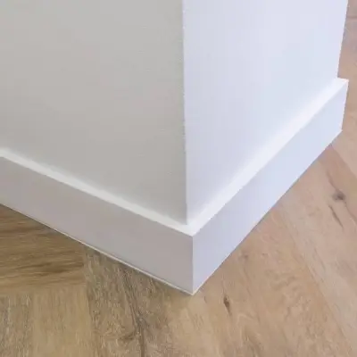 Listwa przypodłogowa Invado Biała P129, 100129392