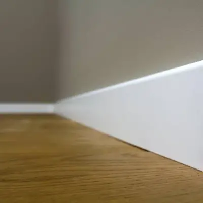 Listwa przypodłogowa Invado Biała P129, 100129392