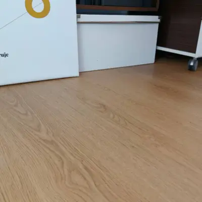 Panele winylowe SPC ze zintegrowanym podkładem Dąb Miodowy 85004-5  Klasa 33 5.5 mm