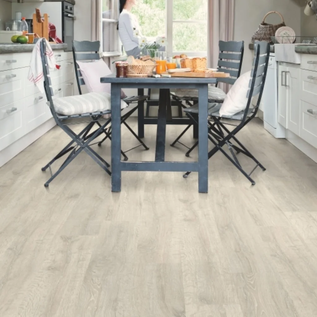 Panele podłogowe Dab regenerowany biały patynowany CL1653 AC4 8 mm, Panele podłogowe, Classic, Quick-Step Unilin