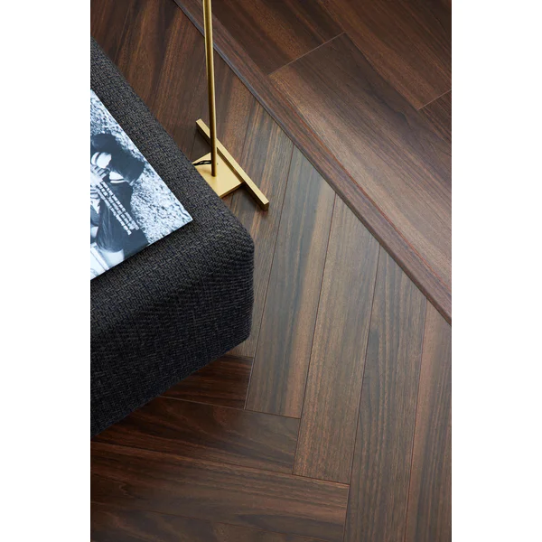 Panele podłogowe Jodełka Wallnut Brown B Ciemny 8 mm AC5,