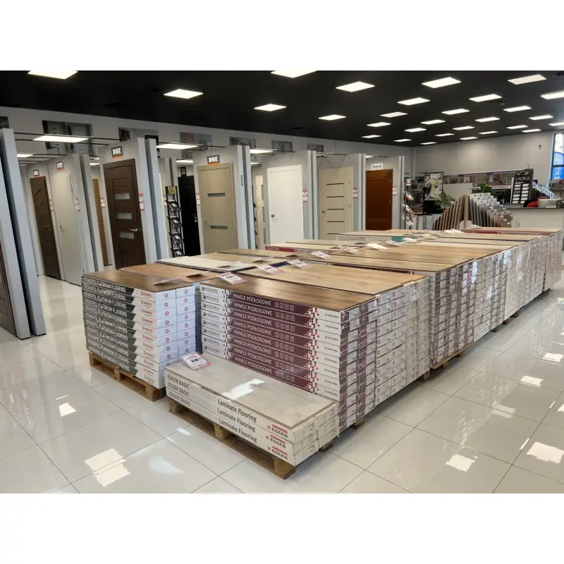 Puławy, ul. Piaskowa 13  - J&V  (sklep partnerski)