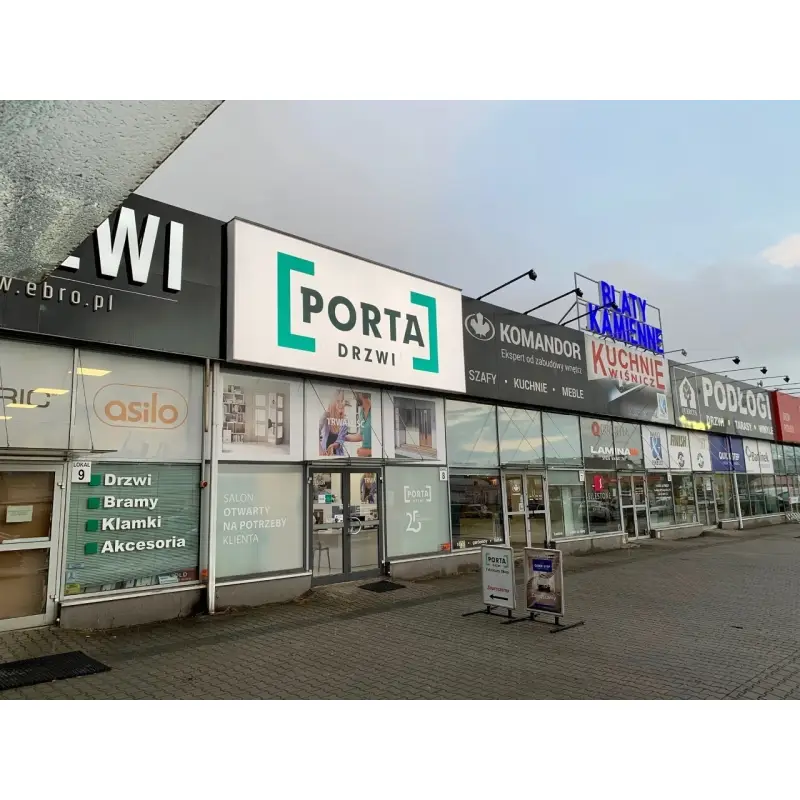 Kraków, ul. Zakopiańska 56 - CENTRUM PORTA DRZWI