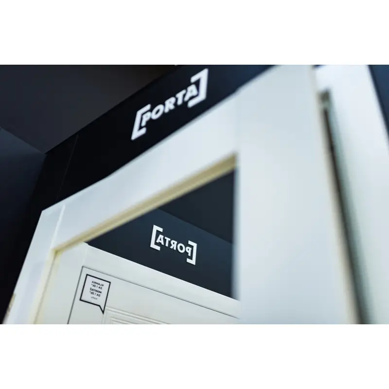 Kraków, ul. Zakopiańska 56 - CENTRUM PORTA DRZWI