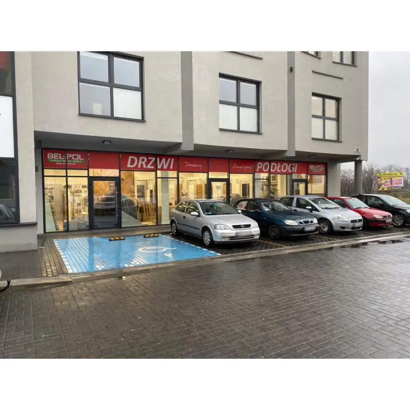 Sochaczew, ul. Ułanów Jazlowieckich 9 - Virginia  (sklep p