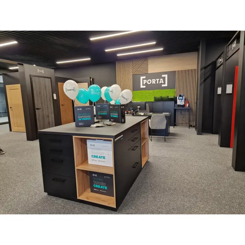 Poznań, ul. Obornicka 337 - CENTRUM PORTA DRZWI