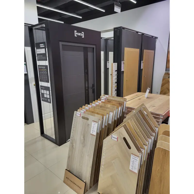 Opole, ul. Wrocławska 152/154 (Obok kina Helios i Leroy Mer