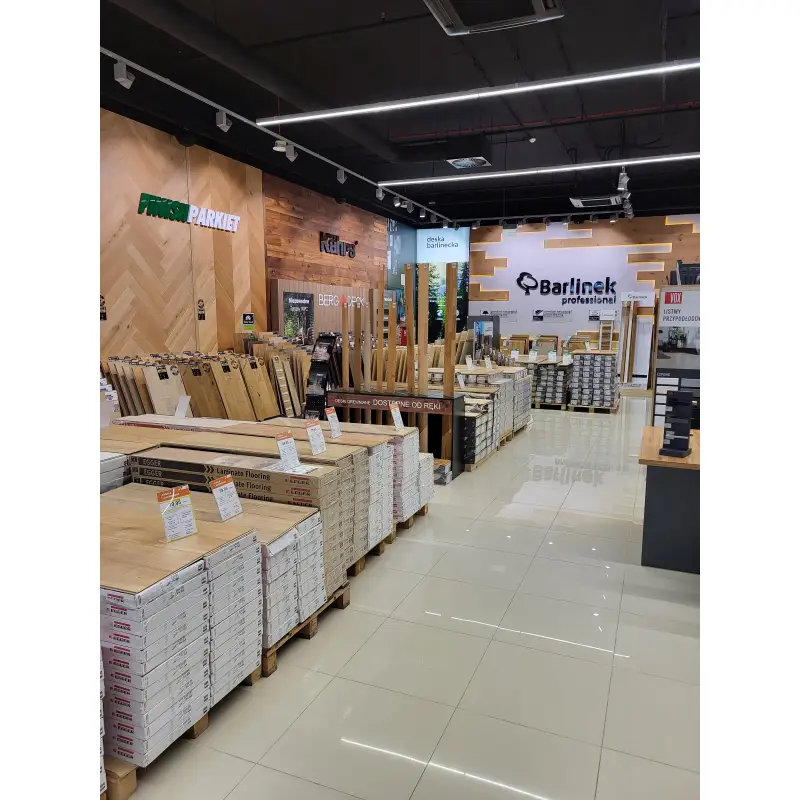 Opole, ul. Wrocławska 152/154 (Obok kina Helios i Leroy Mer